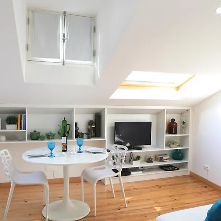아파트 Largo Trigueiros Light-filled Loft