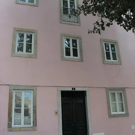 Largo Trigueiros Light-filled Loft Lissabon