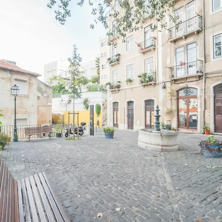 Largo Trigueiros Light-filled Loft *