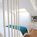Largo Trigueiros Light-filled Loft Lisboa