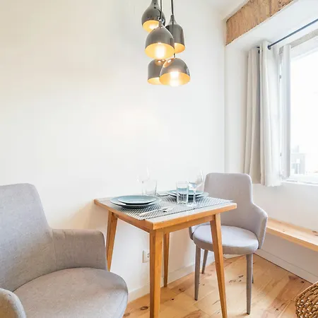 Largo Trigueiros Light-filled Loft リスボン